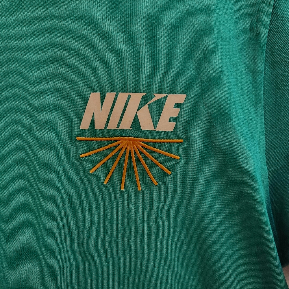 NWT-Nike Unisex Green Ground Your Sole Graphic T-SHIRT - Picture 4 of 8